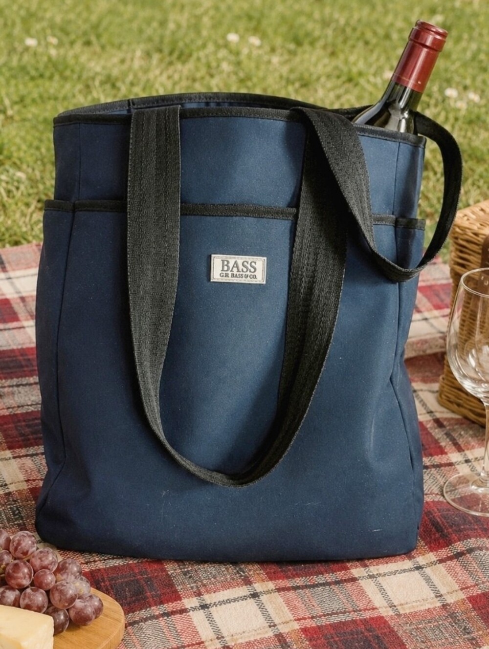 BASS Navy Blue Nautical Poolside Picnic Day Trip Camping Utility Tote Pre-Owned